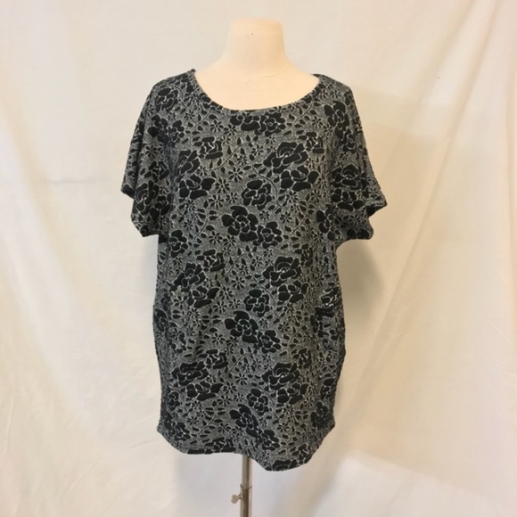 Ivy Beau NWT Gray Floral Print Textured Knit Top Size 6 - Picture 1 of 6